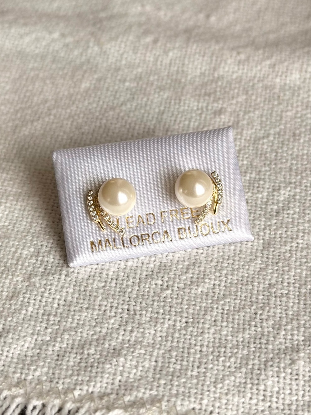 NEW! Pearl and Crystal Stud Earrings in Cream and Gold